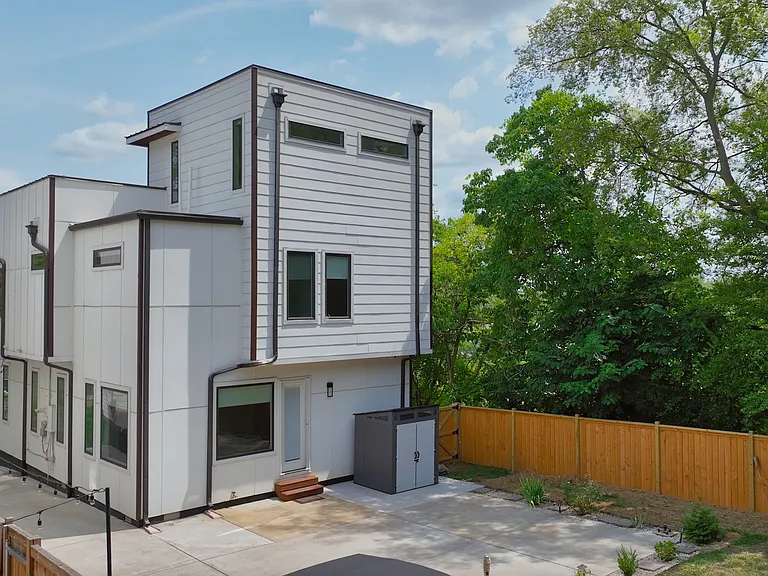 407B Moore Ave — Photo 27