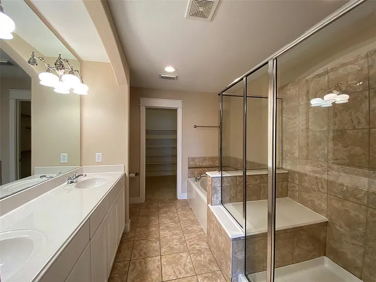 2833 Seaside Dr — Photo 8