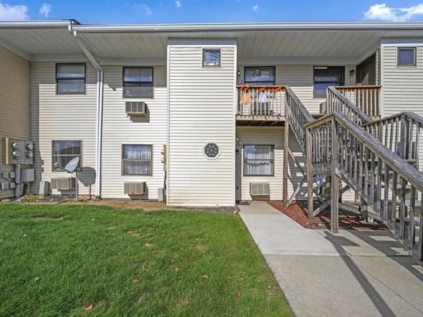 1334 W Wyomissing Ct APT Q, Reading, PA 19609
