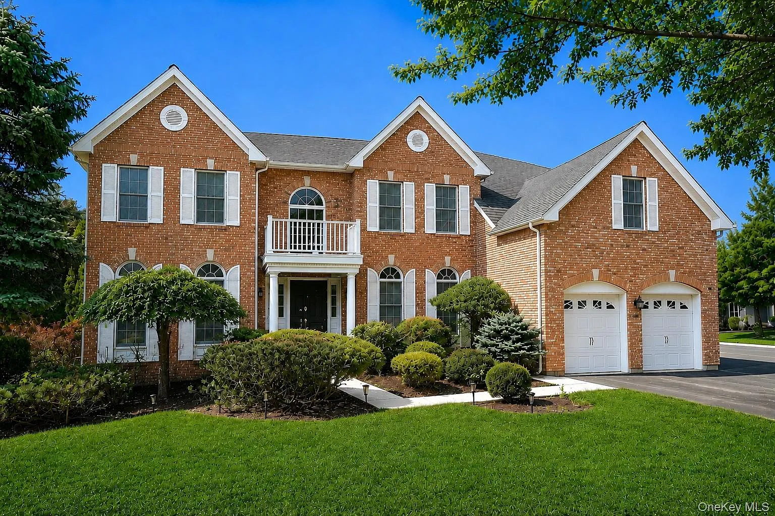 4 bed, 3.5 bath, 4193 sqft, $12,800 — Photo 1