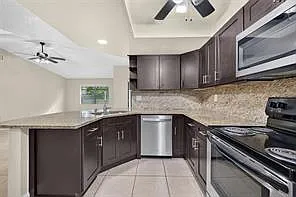 660 Royalty Ct — Photo 7