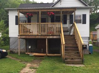 208 Howard St, Mannington, WV 26582