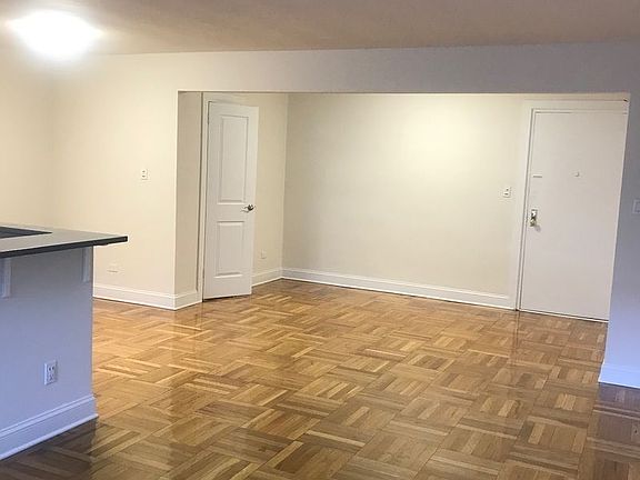 4th image of 14210 Hoover Ave #2