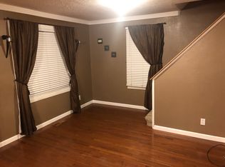 1121 W Vine St, Taylorville, IL 62568