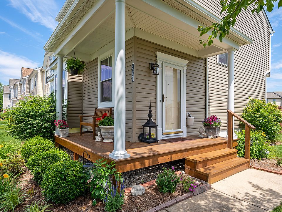 1st image of 351 Creekside Commons Ct