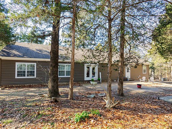 2nd image of 21 Lyndon Ln