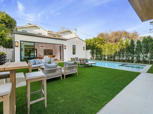 12207 Valleyheart Dr, Studio City, CA 91604