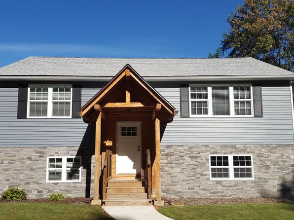 70 Historic Ln