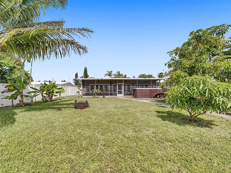 4549 SW 35th Ave — Photo 15