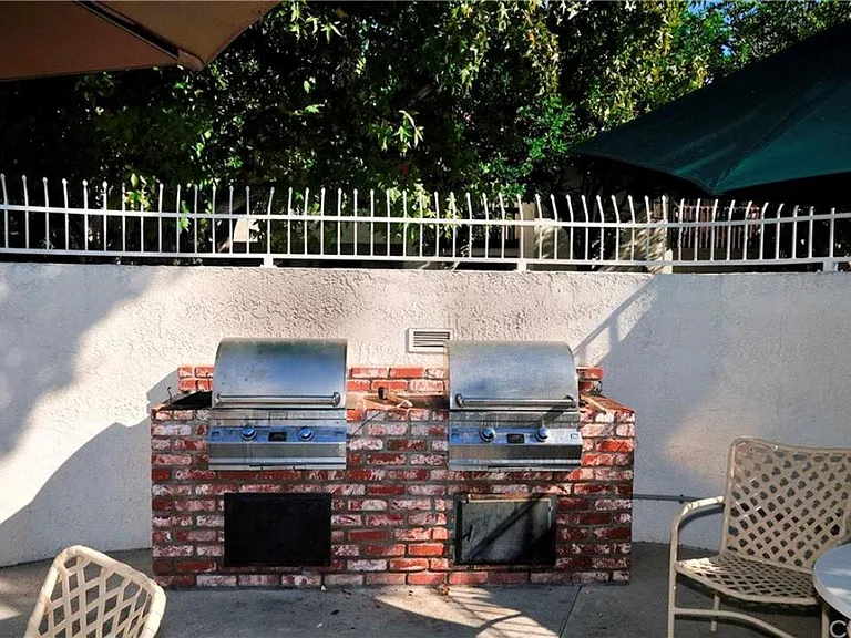 8610 Meadow Brook Ave #E — Photo 13