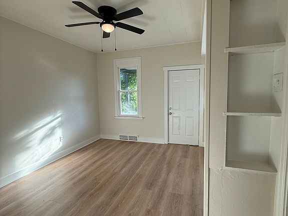 5th image of 1005 Victoria Ave