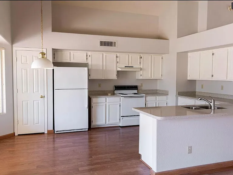 41 S Poplar Way — Photo 5