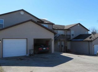 220 Lowell Dr, Hollister, MO 65672