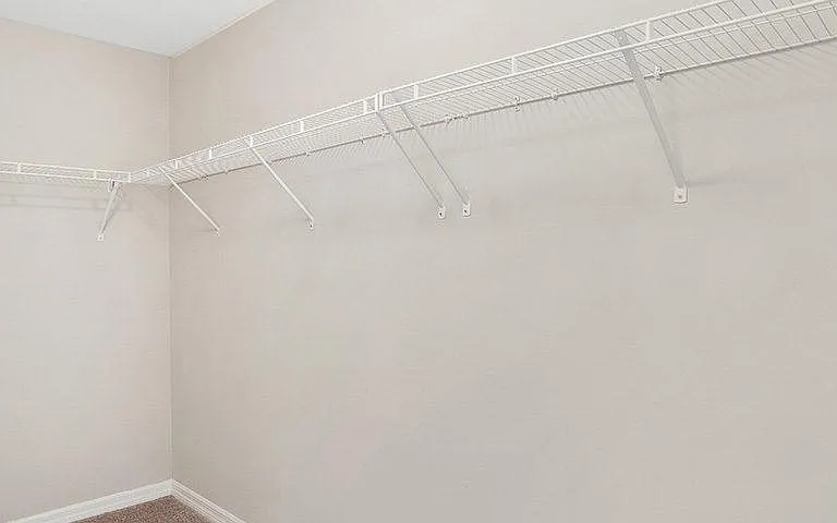 916 SW 24th St — Photo 16