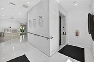 1044 NE 18th Ave #203 — Photo 7
