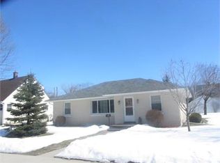 1252 Spruce St, Oshkosh, WI 54901