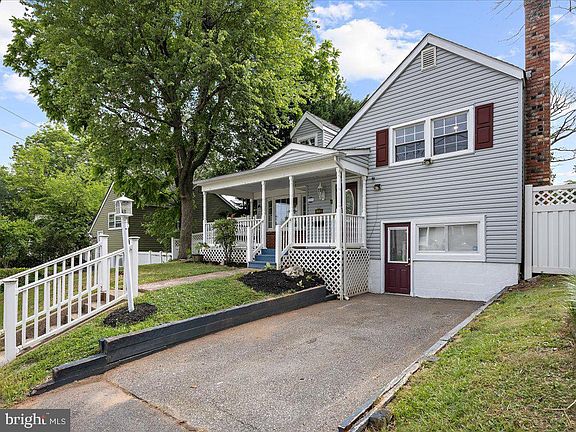 2nd image of 1031 Sharon Dr