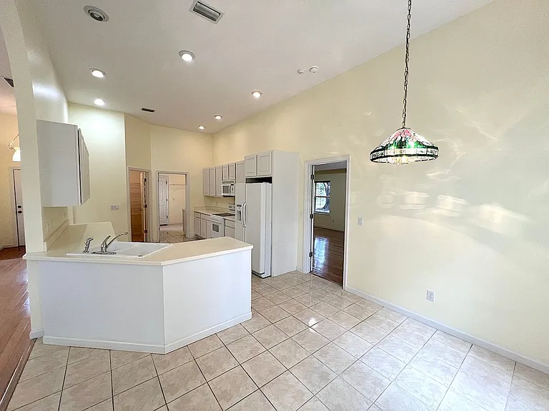 87 Rose Dr — Photo 23