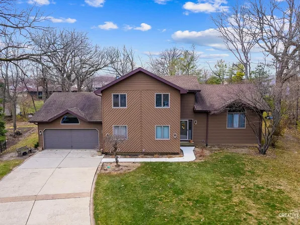 203 Oak Ct, Minooka, IL 60447