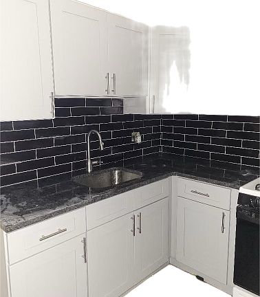 2nd image of 910 Tustin St Floor 1