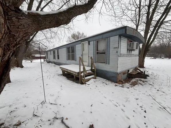 1404 Rumbaugh Ln, Midland, MI 48642