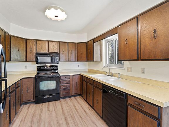 5th image of 217 21st St SE