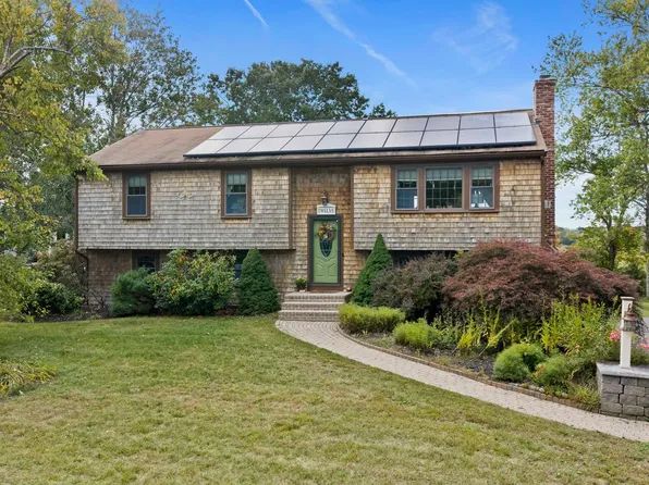 12 Liberty Rd, Marshfield, MA 02050