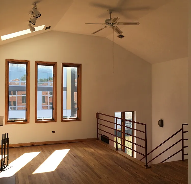 817 N Milwaukee Ave #1