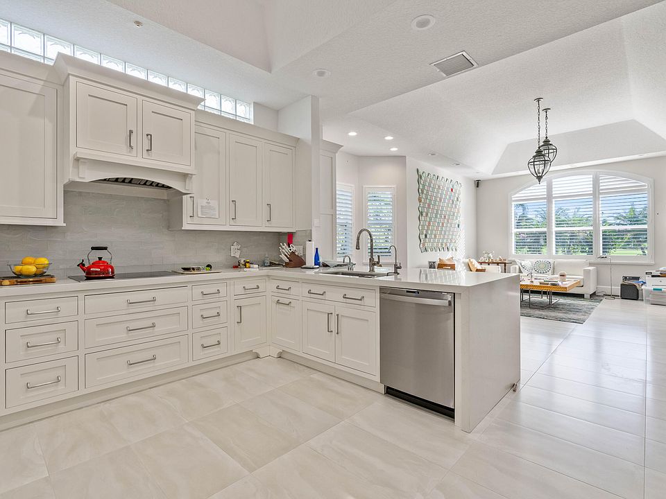 1st image of 112 N Village Way