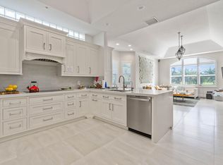 112 N Village Way, Jupiter, FL 33458