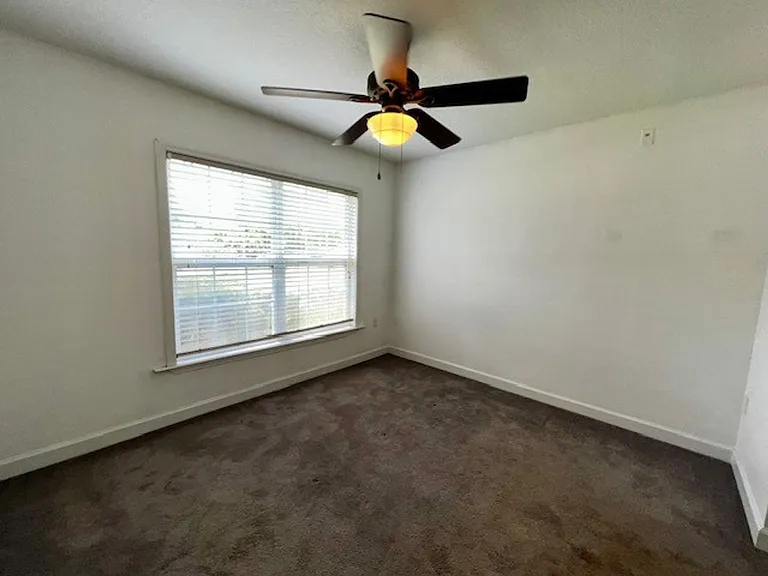2071 Dixie Belle Dr #K — Photo 18