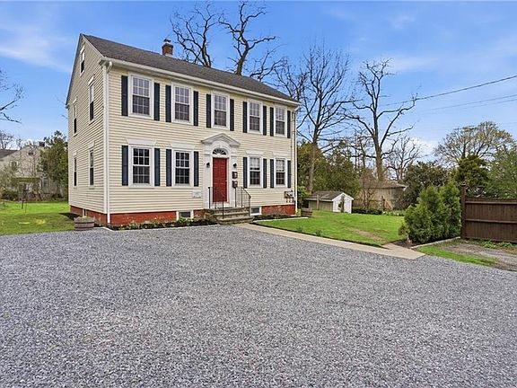 4th image of 48 1/2 Constitution St #2