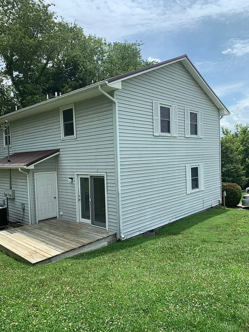 2 Bedroom 1.5 Bath Duplex — Photo 4