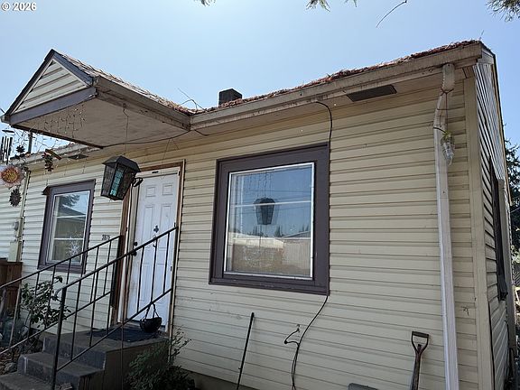 3rd image of 3875 Kathryn Ave