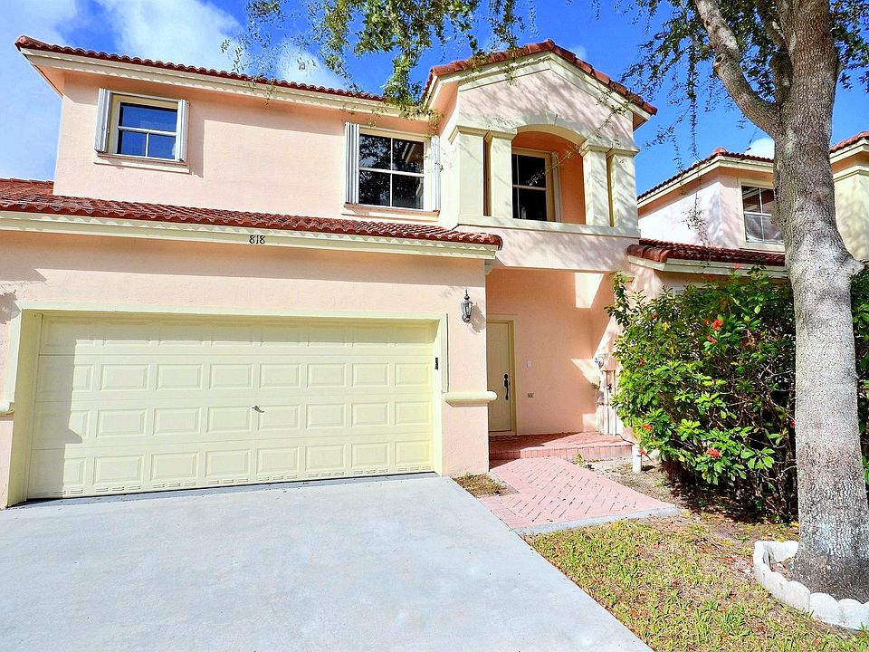 1st image of 818 NW 133rd Ave