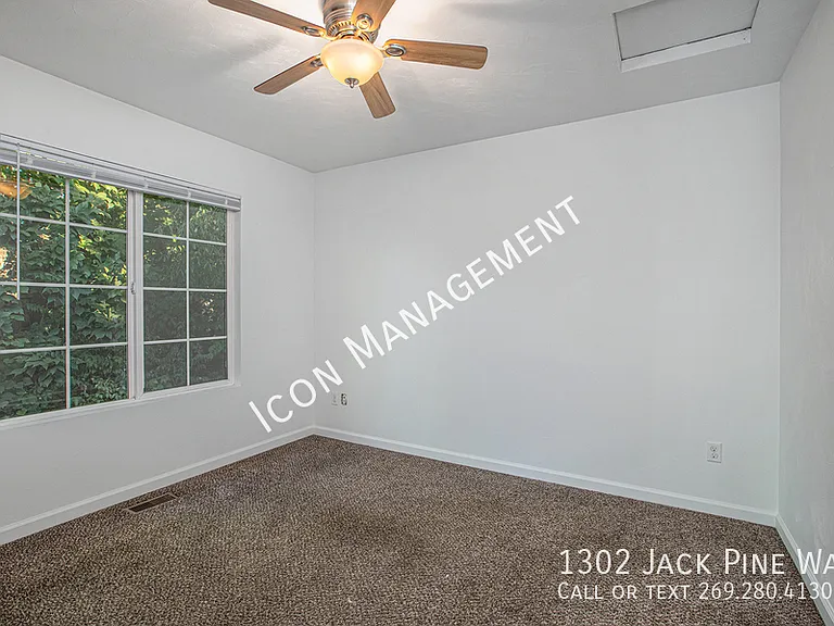 1302 Jack Pine Way — Photo 4
