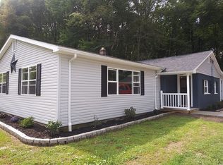 1993 Dadeyville Rd, Austinburg, OH 44010