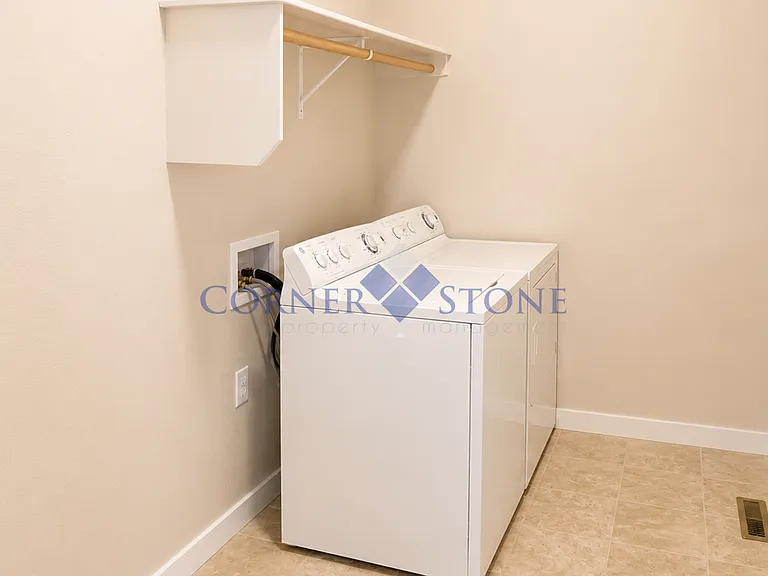 346 E Producer Dr — Photo 18