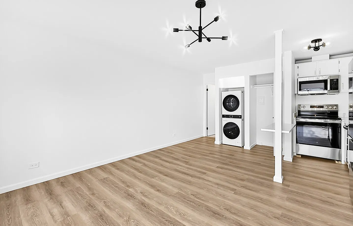 Studio, 320 sqft, $4,500 — Photo 3