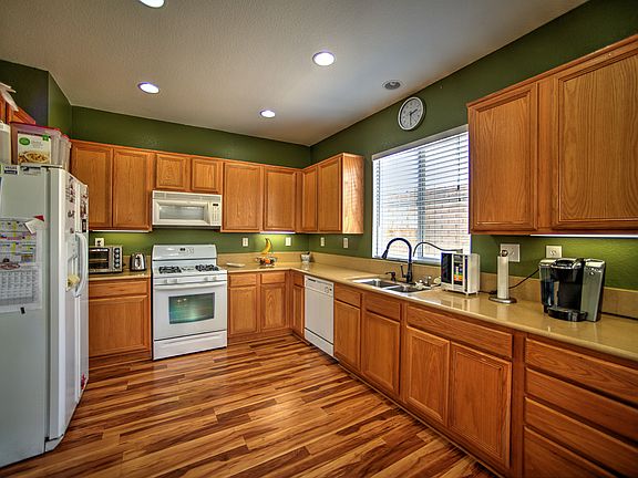 2nd image of 29315 Dakota Dr