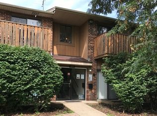 503 Dorchester Ct APT 204, Roselle, IL 60172