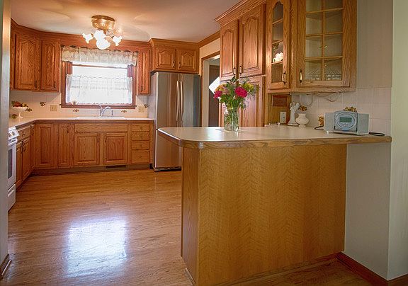 5th image of 1300 S Highland Ave