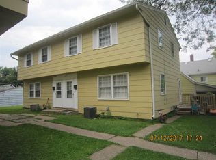 212 16th St, Silvis, IL 61282