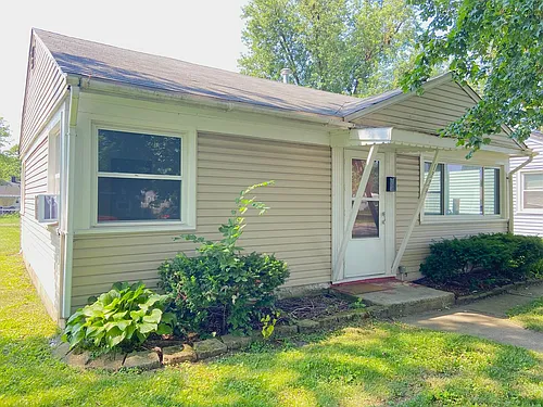 1229 W 44th Pl Photo 1