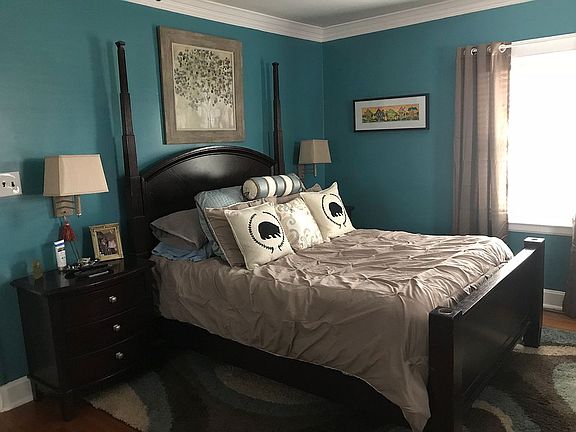 2nd image of 903 Ravenswood Dr
