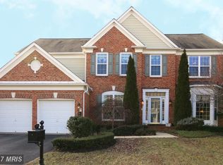 8193 Mistletoe Ln, Lorton, VA 22079