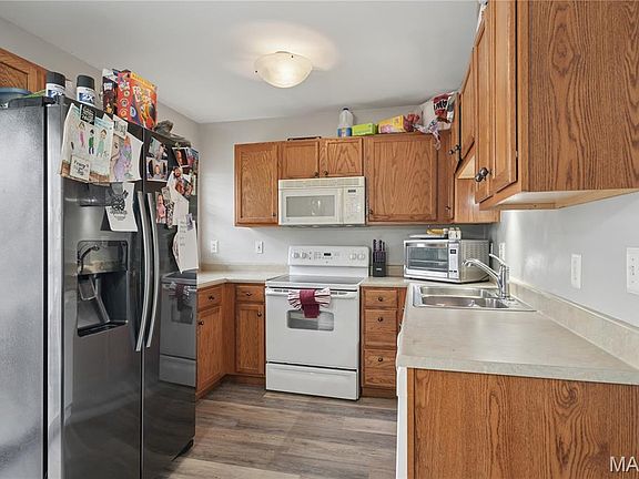3rd image of 420 Benton Dr APT K