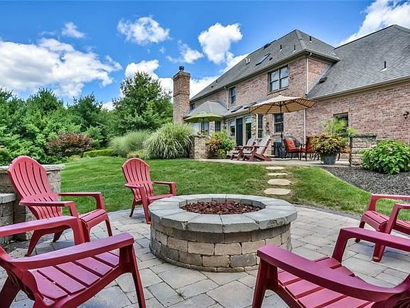 3rd image of 501 Hickory Ct