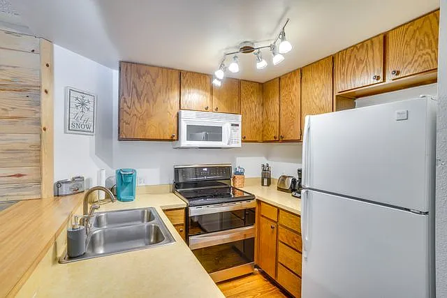 385 S Vasels Rd #24 — Photo 8