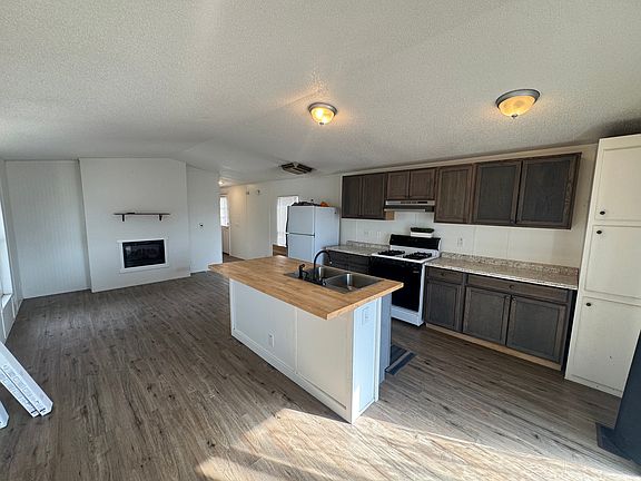 5th image of 1101 S Carbon Ave #32